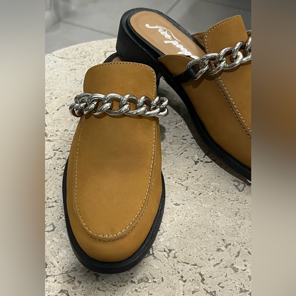 New Free People brown suede loafers with chain detail - Picture 2 of 8
